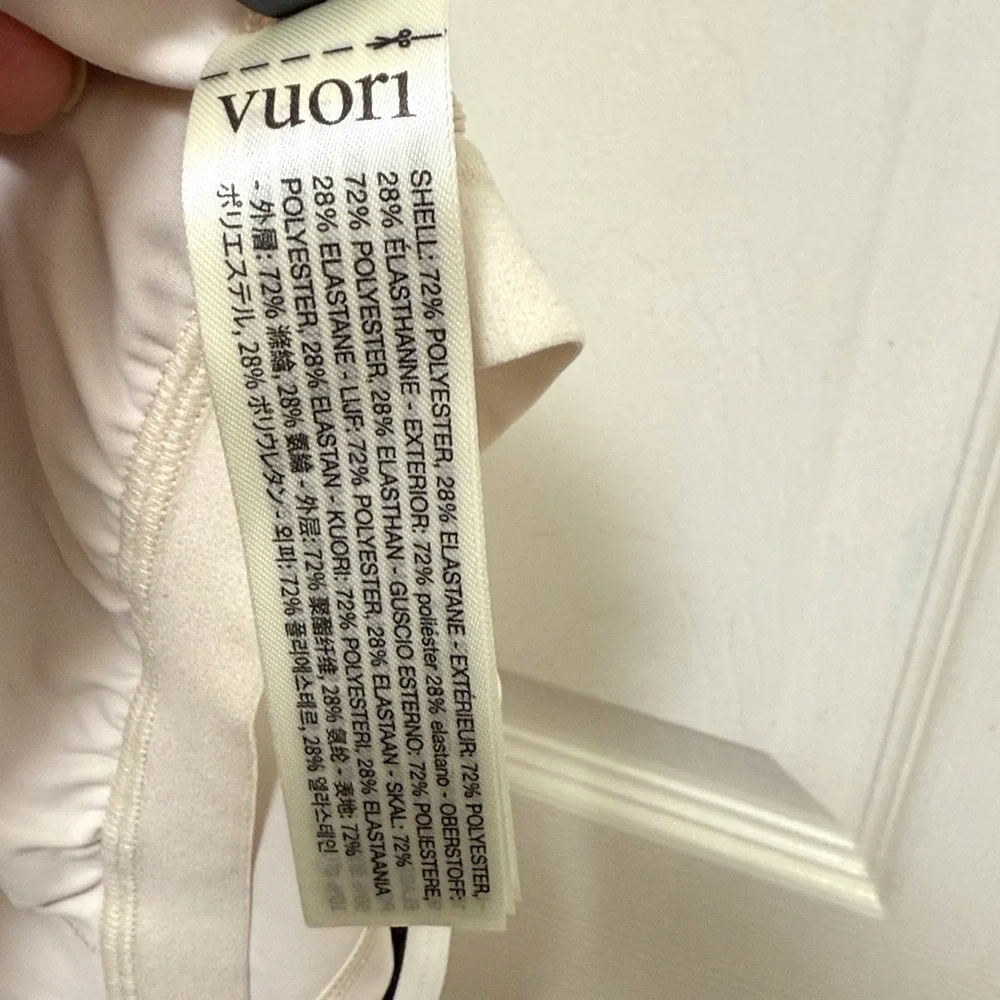 NWT Vuori Daily Layered Tank in Marshmallow - Picture 10 of 10